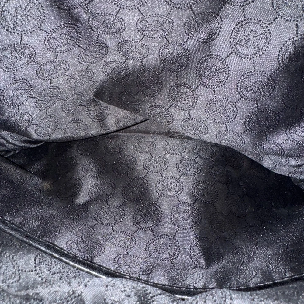 Michael Kors Alexis Medium Satchel Black - Picture 4 of 11